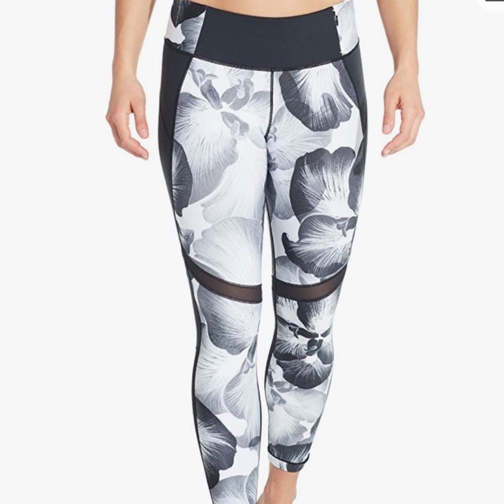 CALIA by Carrie Underwood Monochrome Floral Leggings with mesh Size S